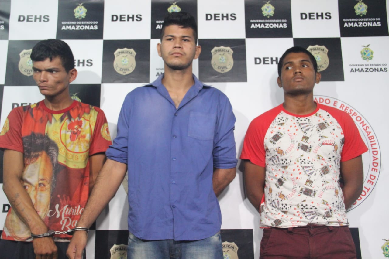 Trio suspeito de matar jovem a facadas para roubar celular é preso no Centro de Manaus 