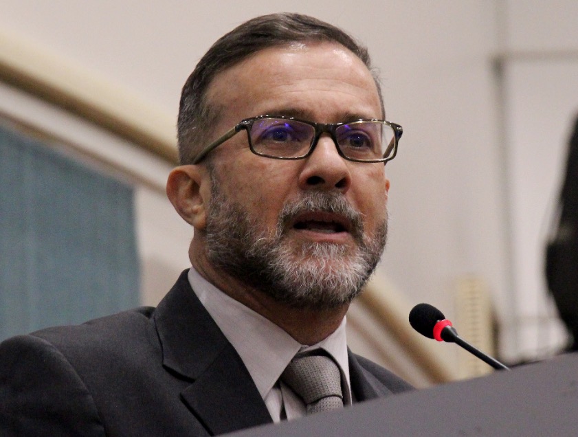 Chico Preto tenta desqualificar denúncia contra Moro e acaba acusado de homofobia 