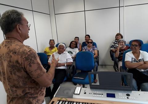 Reaproveitamento domina aulas de coleta seletiva e de canto coral em Manaus 