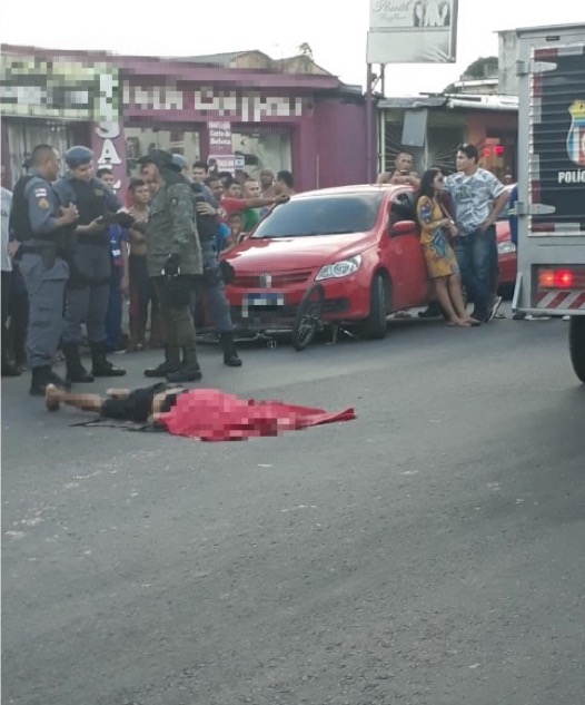 Homem morre após ter cabeça esmagada por caminhão de lixo em Manaus
