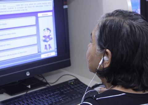 Curso de informática para idosos ganha adeptos em Manaus