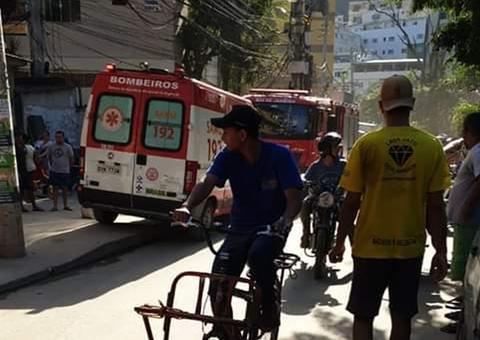 Explosão atinge prédio na Muzema 