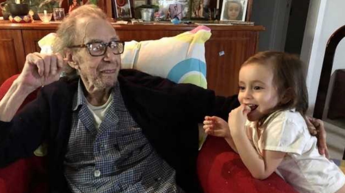 Ao comemorar 88 anos, João Gilberto aparece em foto raríssima