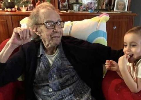 Ao comemorar 88 anos, João Gilberto aparece em foto raríssima