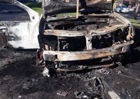 Ex-mestre de bateria da Beija-Flor é sequestrado e bandidos ateiam fogo em carro com ele dentro