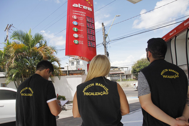 Em Manaus, cinco postos são multados por não reduzir o valor da gasolina