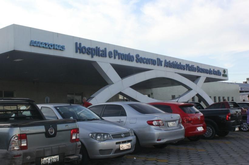 Vendedor de banana suspeito de estupro tem faca cravada nas costas em terminal de Manaus 