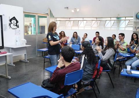 Câmara aprova reajuste de 8% e mais 30% no vale-alimentação dos professores municipais