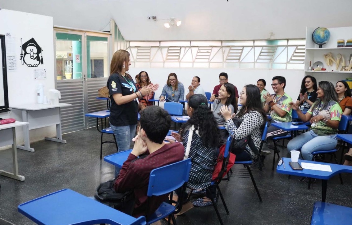 Câmara aprova reajuste de 8% e mais 30% no vale-alimentação dos professores municipais