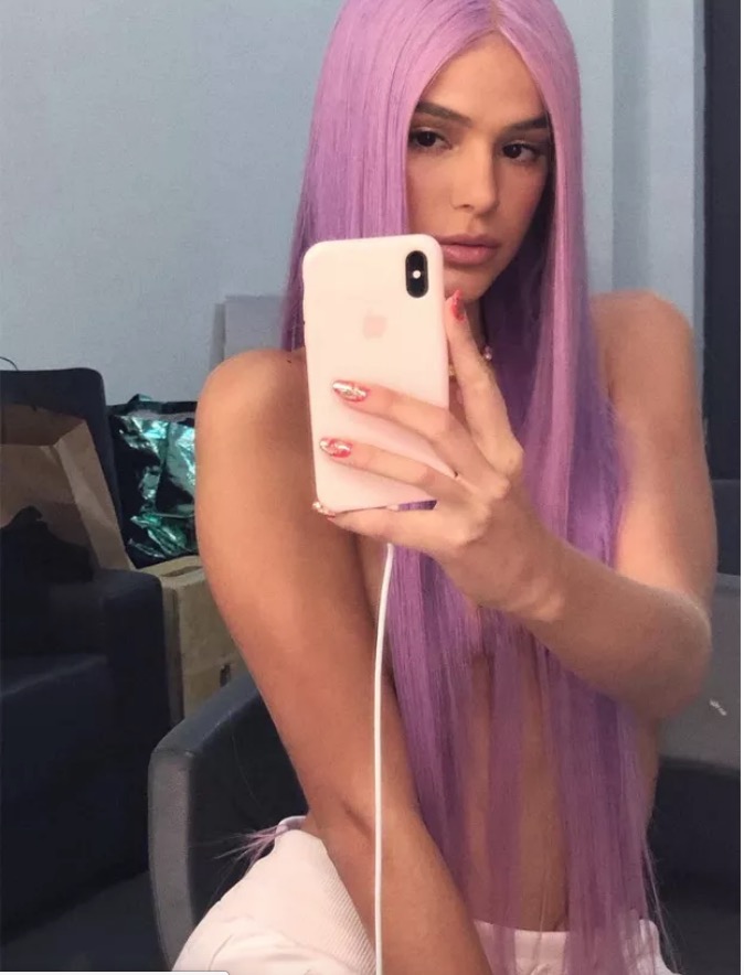 Bruna Marquezine ‘causa’ ao posar sexy de topless