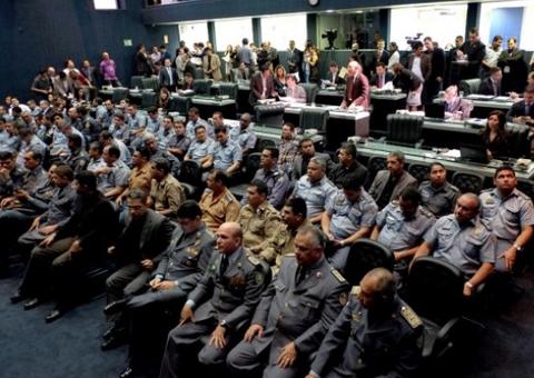 Deputado quer que PMs da reserva sejam reaproveitados na segurança do Amazonas 