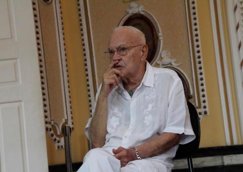 Prefeitura decreta luto oficial por três dias pela morte do artista plástico Óscar Ramos