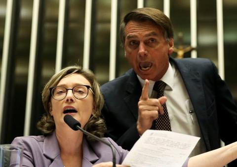 Por determinação judicial, Bolsonaro pede desculpas a Maria do Rosário