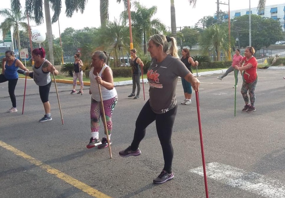 Supermercado oferece aulas de zumba gratuitas em Manaus