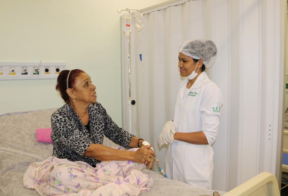 Serviço voluntário reforça atendimento de usuários da FCecon