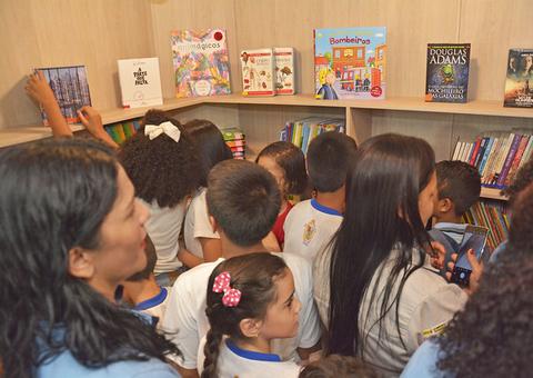 Escola municipal Rubens Sverner recebe ‘projeto Casinha de Livros’