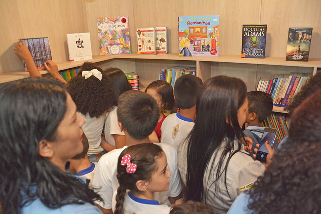 Escola municipal Rubens Sverner recebe ‘projeto Casinha de Livros’
