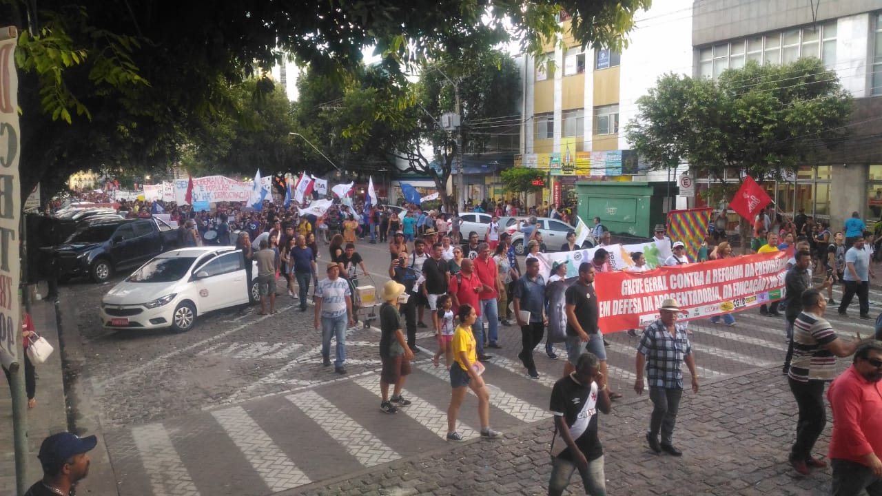 Com previdência entre as principais pautas, greve geral reúne adeptos em Manaus