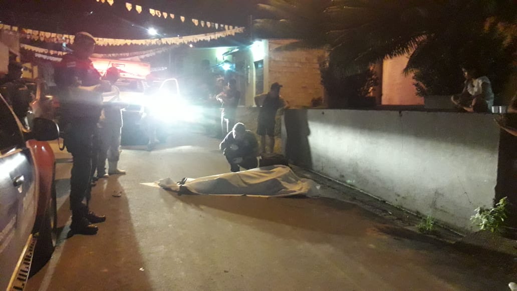 Entregador de pizza é assaltado e morto com tiros na cabeça em Manaus 