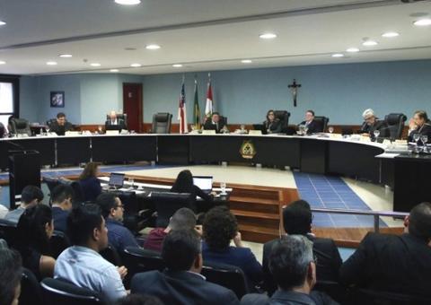 TCE julga contas de 2018 do ex-governador Amazonino Mendes 