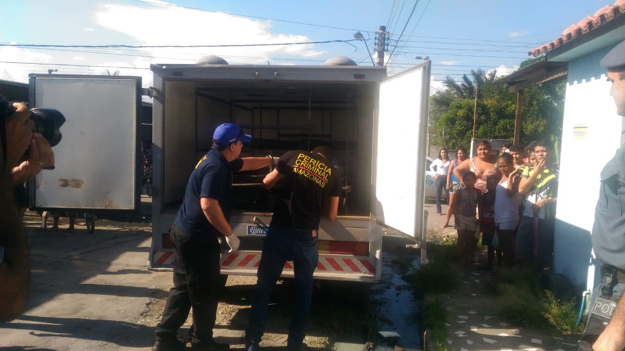 Homem é preso após ligar para polícia informando que matou e enterrou o próprio filho em Manaus 