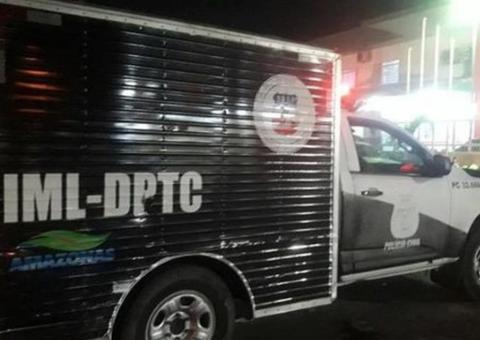 Homem corre para casa da madrinha, mas morre esfaqueado em Manaus