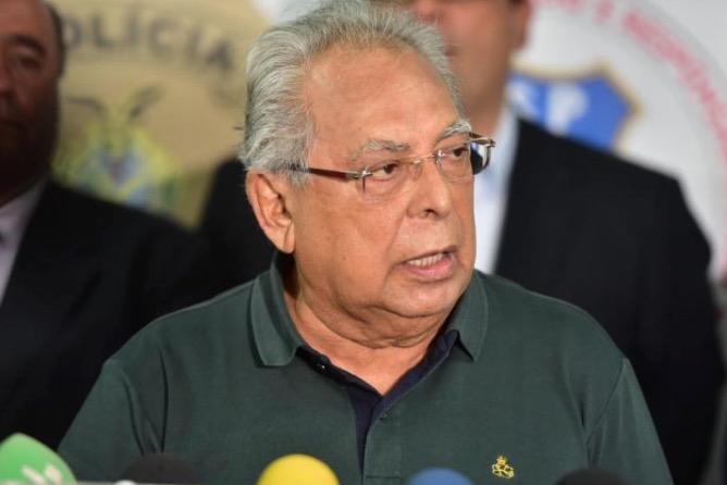 Amazonino Mendes tem contas reprovadas pelo TCE
