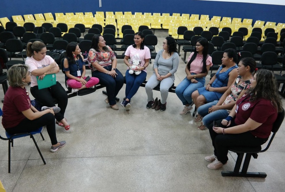 Professores de creche municipal participam de jornada pedagógica em Manaus