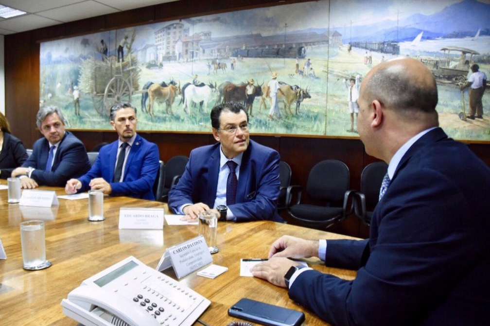 Eduardo lidera mobilização para governo manter IPI dos concentrados em 12%