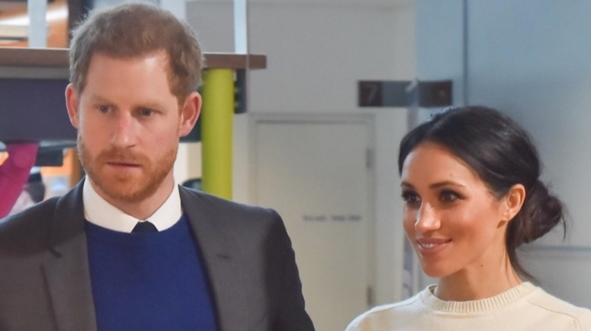 Jovem que chamou príncipe Harry de 'traidor da raça' é preso