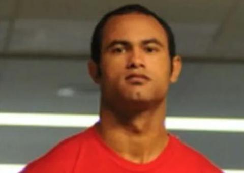 Justiça decide hoje se goleiro Bruno poderá voltar ao semiaberto