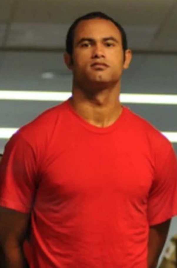 Justiça decide hoje se goleiro Bruno poderá voltar ao semiaberto