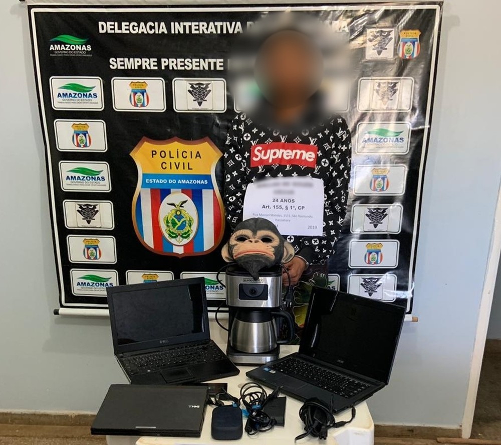 Homem que usava máscara de macaco para praticar furtos é preso no Amazonas 