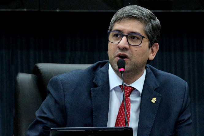 Projeto que regulamenta transporte por aplicativo é aprovado e vai à sanção em Manaus