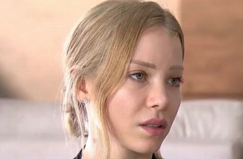 Najila Trindade entrega celular à polícia, mas aparelho não é o que gravou vídeo com Neymar