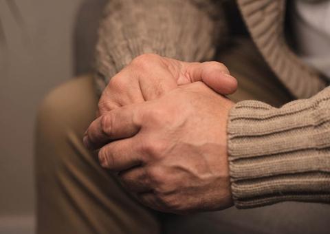 Remédio contra o Parkinson causa arritmia, aponta pesquisa brasileira