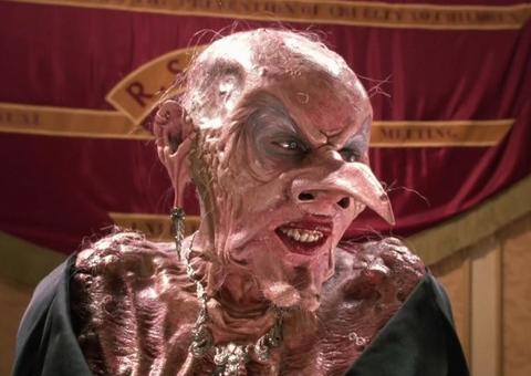 Homem é esfaqueado no set de filmagens de Convenção das Bruxas