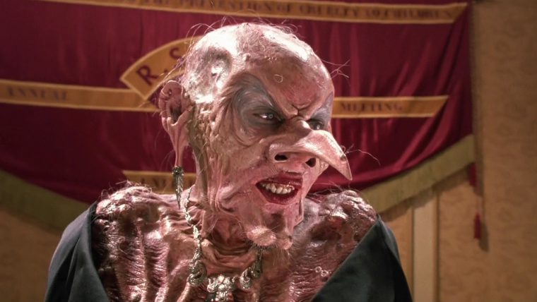 Homem é esfaqueado no set de filmagens de Convenção das Bruxas