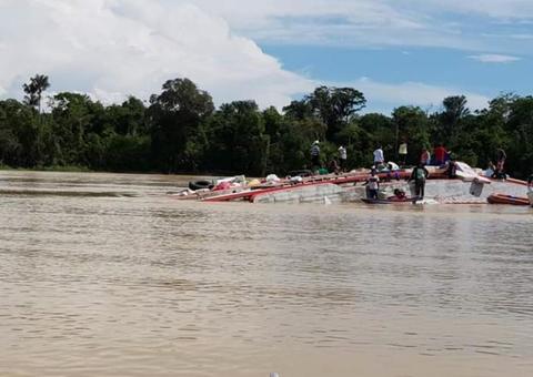 Pescador resgata um sobrevivente de naufrágio de barco no Amazonas