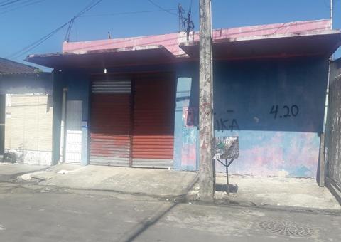 Homem é executado a tiros no momento em que lanchava com amigos em Manaus 