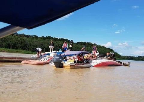 Embarcação que naufragou levava medicamentos no Amazonas 
