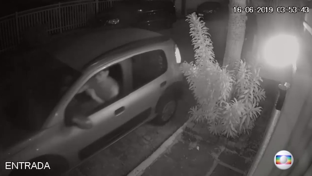 Imagens mostram movimentação na casa de deputada no dia em que pastor foi morto