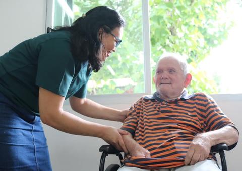 Curso de cuidador de idoso tem pré-inscrições abertas nesta segunda-feira em Manaus