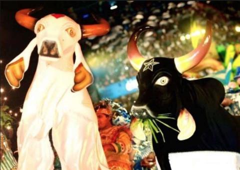 Festival de Parintins: Garantido abre e Caprichoso fecha a festa no Bumbódromo