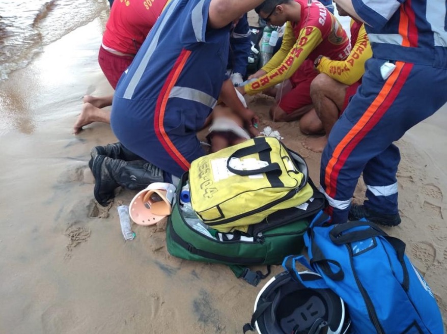 Criança de dois anos morre afogada em flutuante de Manaus