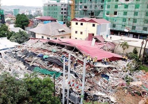 Desabamento deixa ao menos 17 mortos e 24 feridos no Camboja 