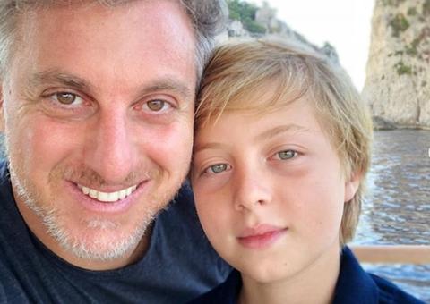 Luciano Huck diz que filho foi operado após acidente de wakeboard
