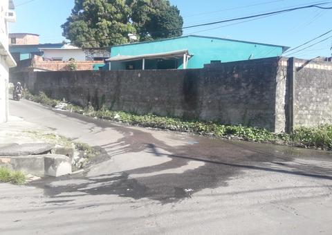 Homem é morto a tiros por dupla de motoqueiros em Manaus 