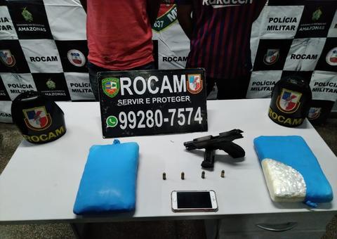Dupla é presa com 2kg de drogas dentro de carro em Manaus 