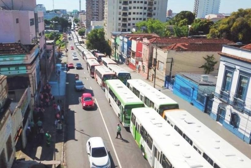 Após paralisação, ônibus voltam a circular em Manaus